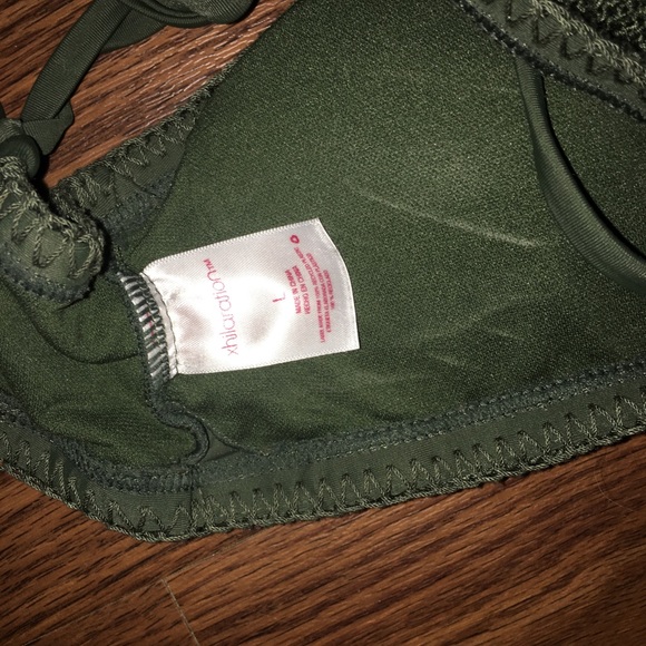 Swimsuit top - Picture 2 of 2